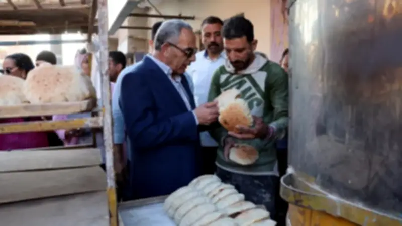 محافظ الإسماعيلية يشن جولة مفاجئة على قرية الحجاز للوقوف على احتياجات المواطنين