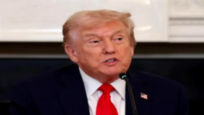 ترامب يرفع حالة التأهب العسكري في الشرق الأوسط ويمدد الهدنة مع إيران