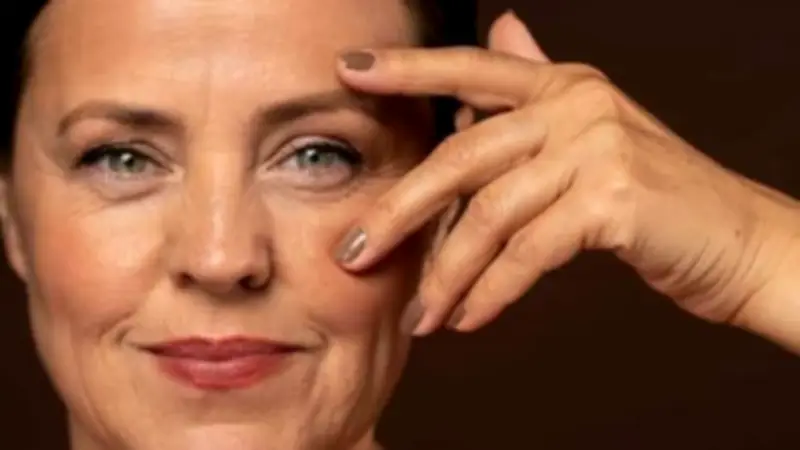 زيت الجوجوبا: سر طبيعي لحماية البشرة من التجاعيد وعلاج علامات الشيخوخة