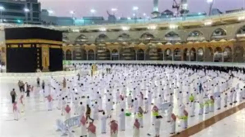 شركات السياحة توقع عقود إقامة المعتمرين في فنادق مكة والمدينة استعداداً لموسم العمرة الجديد