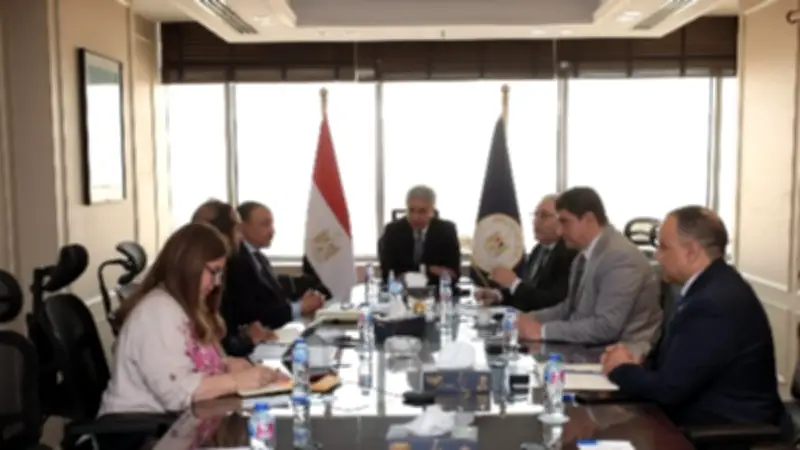 وزير السياحة يبحث تطوير الغوص والأنشطة البحرية لتعزيز الجودة والسلامة