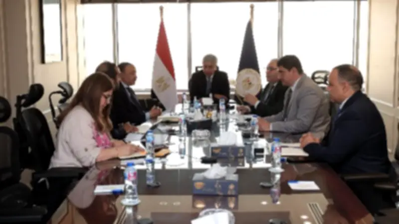 وزير السياحة يضع خطة لتطوير الغوص والأنشطة البحرية في مصر