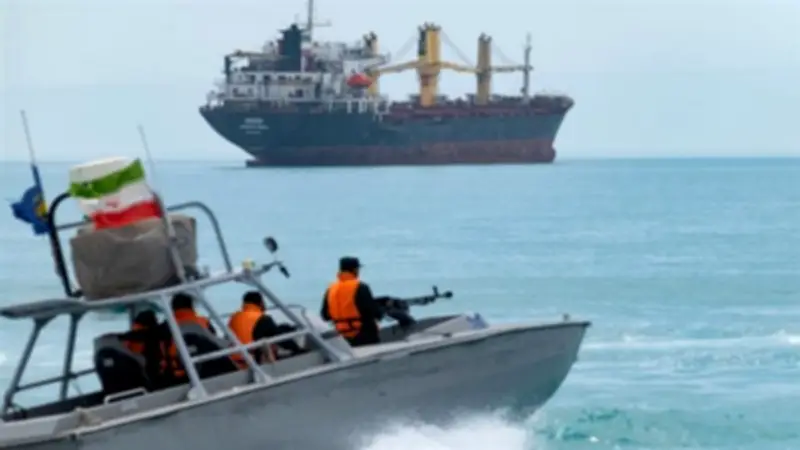 الحرس الثوري الإيراني يحتجز سفينتين إحداهما إسرائيلية في مضيق هرمز