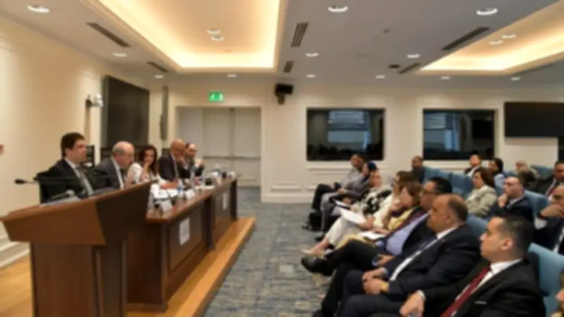 وزير الطيران يؤكد رفع الجاهزية بالمطارات والشركة الوطنية لموسم الحج