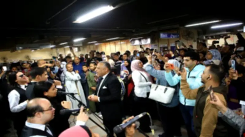 «بهجة في قلب المترو».. عرض غنائي مبهر لذوي القدرات الخاصة في محطة جمال عبد الناصر