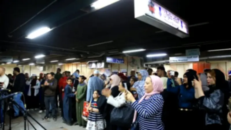 عرض غنائي متميز لذوي القدرات الخاصة في محطة مترو جمال عبد الناصر