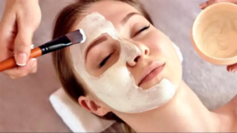 وصفات طبيعية سريعة لترطيب البشرة قبل الخروج في الحر الشديد