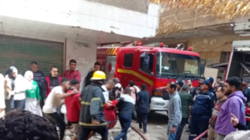 النيابة تباشر التحقيق في حريق الوراق المدمر: شقتان ومخزن أدوات صحية تلتهمهما النيران