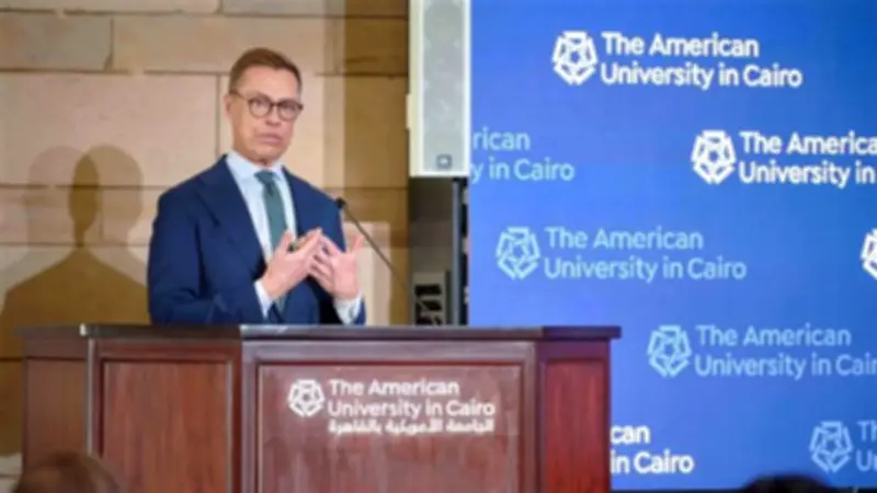 رئيس فنلندا يطالب بإصلاح الأمم المتحدة ومضاعفة أعضاء مجلس الأمن خلال محاضرة بالقاهرة