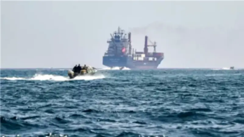 اليونان: سفينة شحن تابعة لنا تعرضت لهجوم إيراني قرب مضيق هرمز