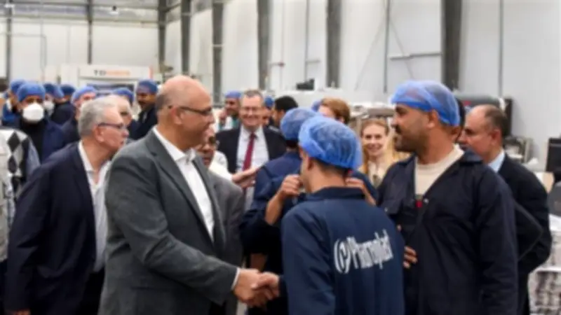 محافظ الإسكندرية ووفد الاتحاد الأوروبي يتفقدون المنطقة الحرة بالعامرية لتعزيز الاستثمار