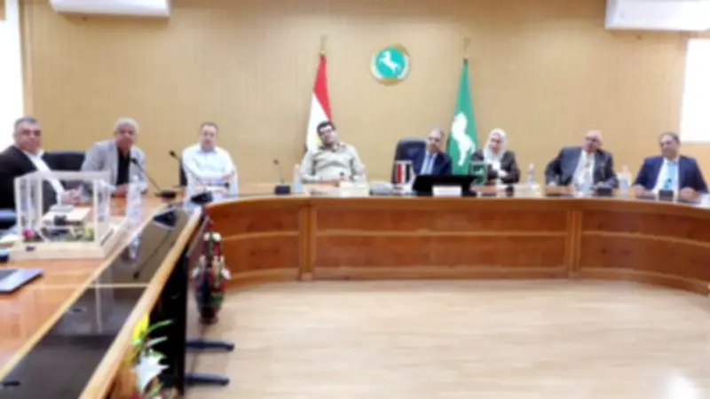 محافظ الشرقية يشهد تخرج متدربي منحة الطاقة المتجددة ويؤكد دعم التحول الأخضر