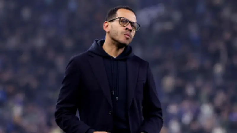 تشيلسي يعلن رسميًا إقالة ليام روسينيور بعد سلسلة الهزائم في الدوري الإنجليزي