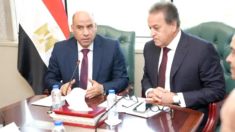 توقيع بروتوكول ثلاثي بين الصحة والعمل والمجلس الصحي لتعزيز الخدمات الصحية والتدريب