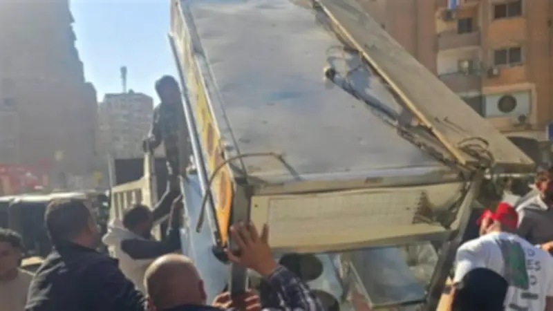 محافظ الجيزة يتفقد حملة نظافة وإزالة إشغالات بحي الهرم لتحسين الخدمات