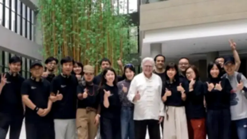 حسين فهمي يعلن انتهاء تصوير فيلمه في الصين: تجربة استثنائية وذكريات لا تُنسى