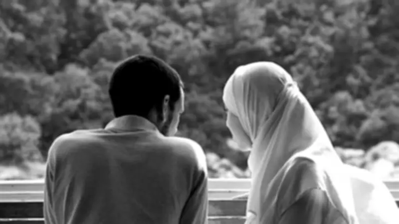 إمام مسجد السيدة نفيسة يوضح أسرار المودة والرحمة في الزواج عبر فيديو