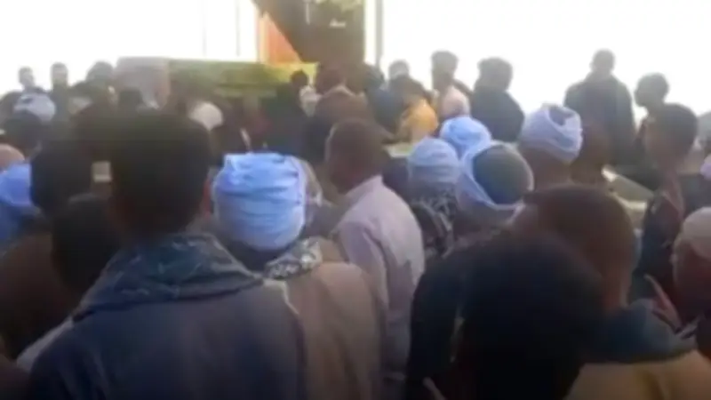 جنازة مهيبة لرئيس قرية أم القصور بأسيوط بعد وفاته في حادث سير أثناء العمل