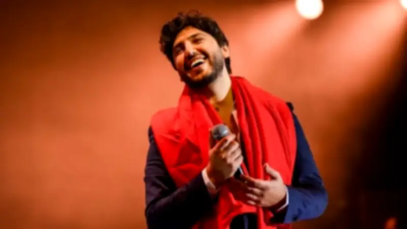 محمد فضل شاكر يعلن استعداده لاستقبال مولوده الأول في أجواء من الفرح والترقب