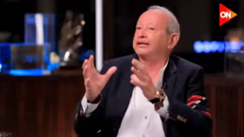 ساويرس يتوقع انتهاء تقلبات الأسواق قريبًا ويربط استقرار المنطقة بالتغيير في إيران