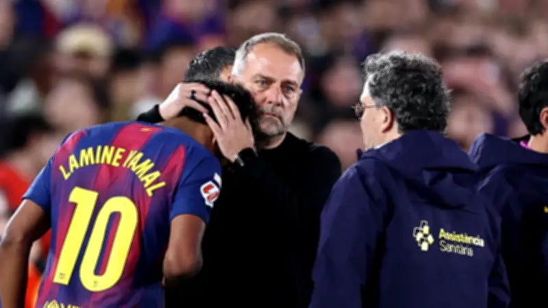 فليك ينتقد إلغاء هدف برشلونة ويبدي قلقه من إصابات يامال وكانسيلو