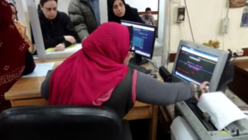 حكومة مصر تتخذ قرارات عاجلة بشأن المعاشات وإجازة عيد العمال وتكشف عن اكتشافات أثرية