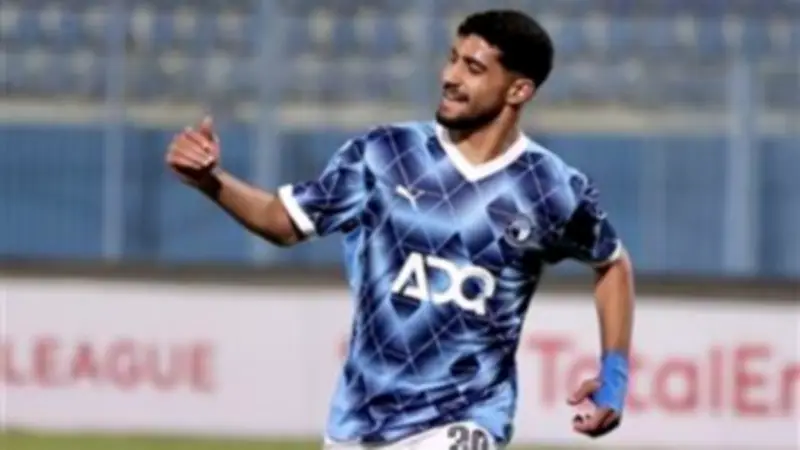 إبراهيم عادل: أرفض مقارنتي بمحمد صلاح.. وأسرتي تشجع المصري وبيراميدز