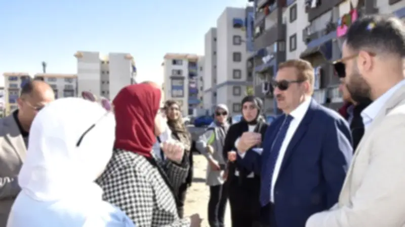 محافظ بورسعيد يتفقد حملة نظافة الفيروز ويوجه بدراسة إنشاء مسجد للمواطنين