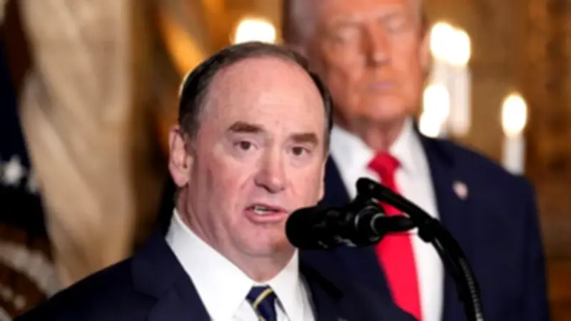 صحيفة وول ستريت جورنال تكشف تفاصيل إقالة وزير البحرية الأمريكي بعد خلافات مع وزير الحرب