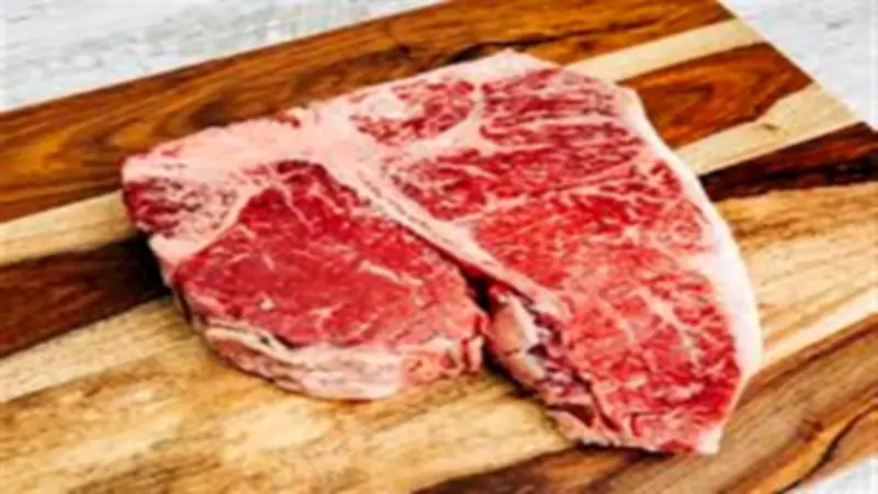 أسعار اللحوم والسكر والزيت في منافذ الحكومة اليوم.. تفاصيل الأسعار في المجمعات الاستهلاكية