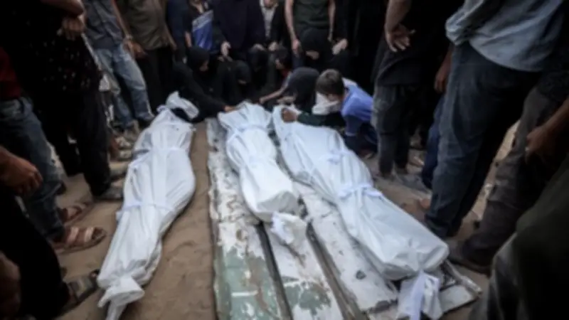 الاحتلال الإسرائيلي يواصل قصف مراكز الإيواء والنازحين في غزة وسط خروقات متصاعدة