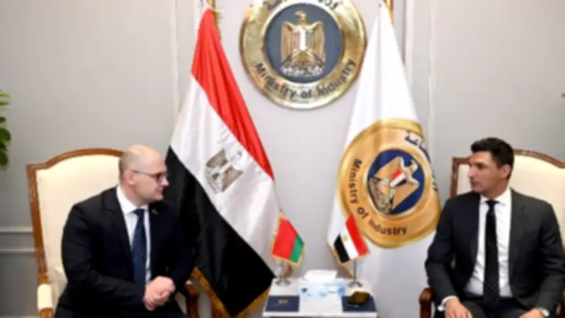 مصر وبيلاروسيا تبحثان توطين الصناعات الثقيلة وتعزيز التعاون الاقتصادي