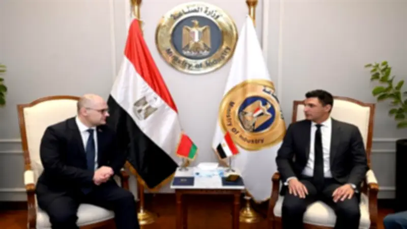 وزير الصناعة يؤكد حرص مصر على توسيع نطاق عمل الشركات البيلاروسية في السوق المصري