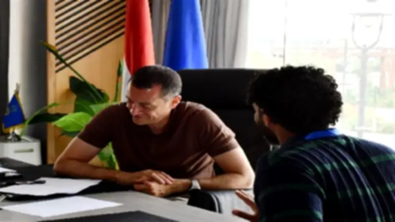 محافظ أسوان يوجه بتوفير حلول فورية لدعم المواطنين وذوي الهمم في لقاء أسبوعي