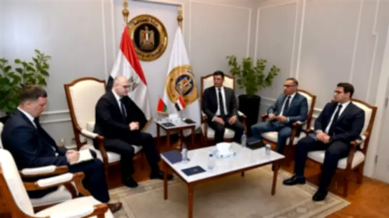 وزير الصناعة: حريصون على زيادة تواجد الشركات البيلاروسية في مصر
