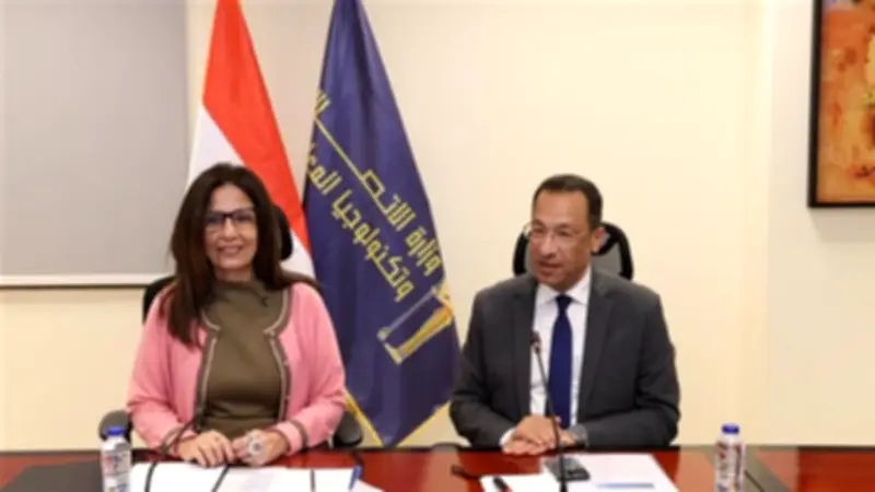وزيرا الاتصالات والثقافة يبحثان التعاون في التحول الرقمي والذكاء الاصطناعي