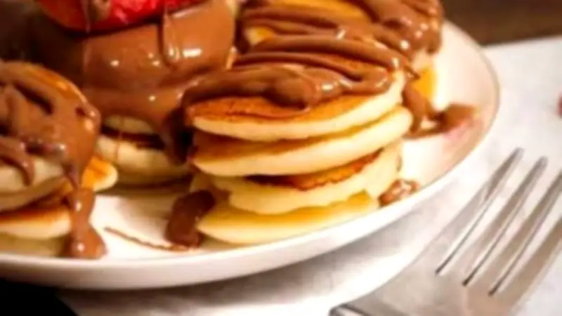 طريقة عمل بان كيك الطاسة في المنزل بطعم لا يقاوم