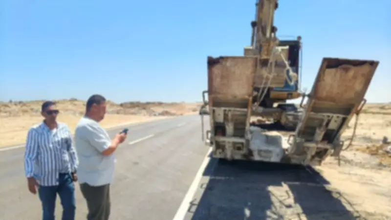 مصادرة حفار بحي شمال الغردقة لمخالفة بيئية في منطقة تقسيم الشباب