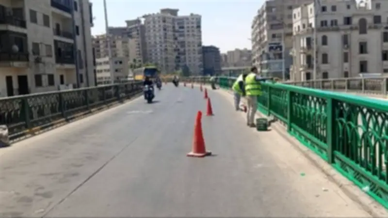 محافظ الجيزة يوجه بالالتزام بمعايير الجودة في صيانة كوبري المعدني