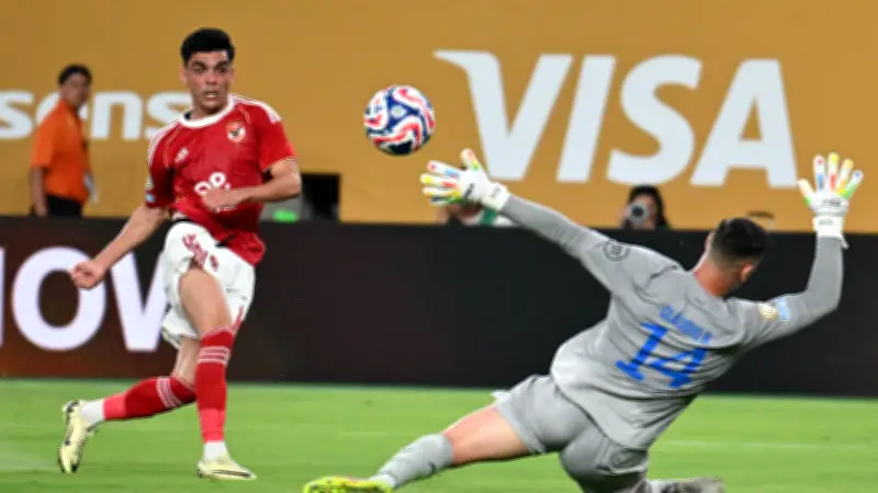 شوبير: الأهلي يتعاقد مع إبراهيم عادل وبن شرقي يرحل فوراً