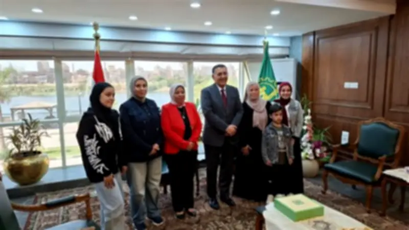 تكريم أسرة "طفل العناية المركزة" في احتفالية الأمهات المثاليات بالقليوبية