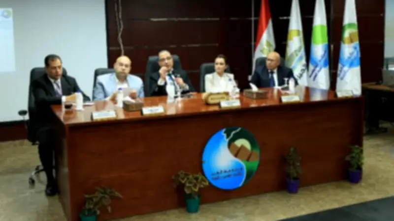 محافظ الجيزة يترأس اجتماعاً لمتابعة تحسين خدمات المياه والصرف