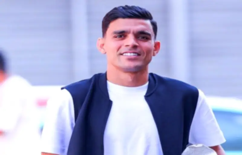 سيد عبد الحفيظ يطالب بن شرقي بتأجيل أي مفاوضات للرحيل