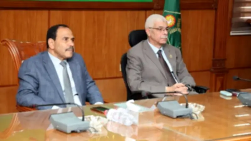رئيس جامعة المنوفية يستعرض تقدم تنفيذ الجامعة التكنولوجية والمدينة الطبية