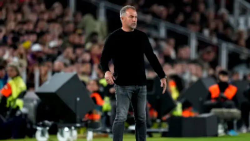 إحصائية تقلق هانز فليك قبل المرحلة الحاسمة في الليجا رغم فوز برشلونة