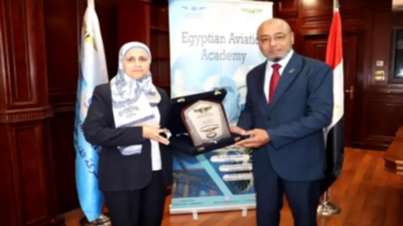 توقيع بروتوكول تعاون تدريبي بين الأكاديمية المصرية لعلوم الطيران وجامعة روافد السعودية