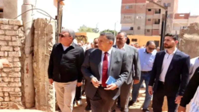 محافظ القليوبية يدرس أوضاع المصانع غير المرخصة لبحث تقنينها