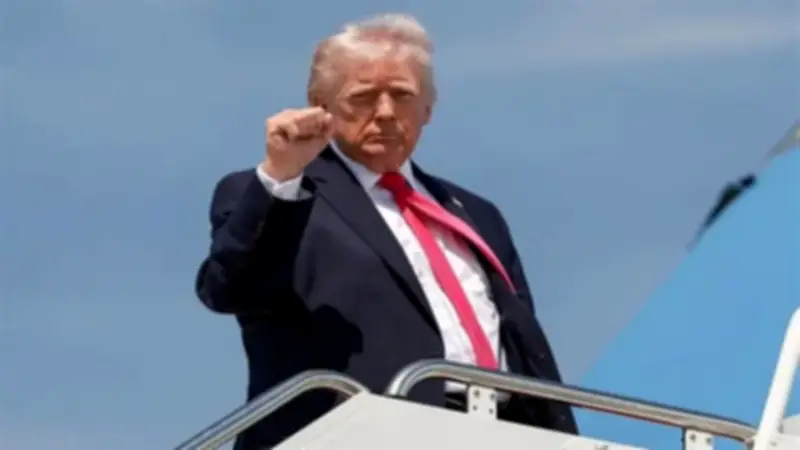 ترامب يهاجم إيران ويعلن السيطرة الكاملة على مضيق هرمز