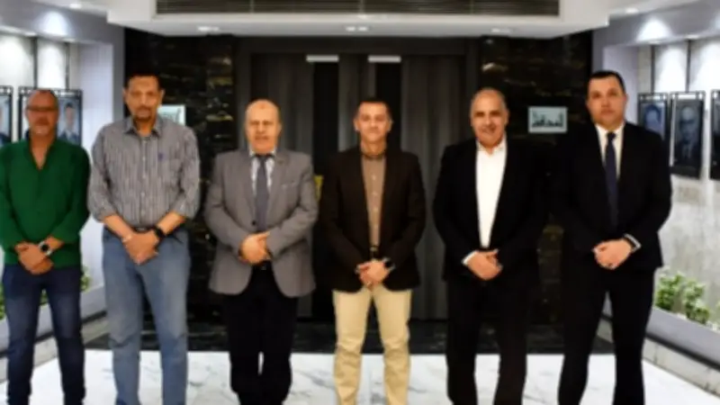 محافظ أسوان يبحث مع الهيئة العامة للنقل النهري تطوير القطاع