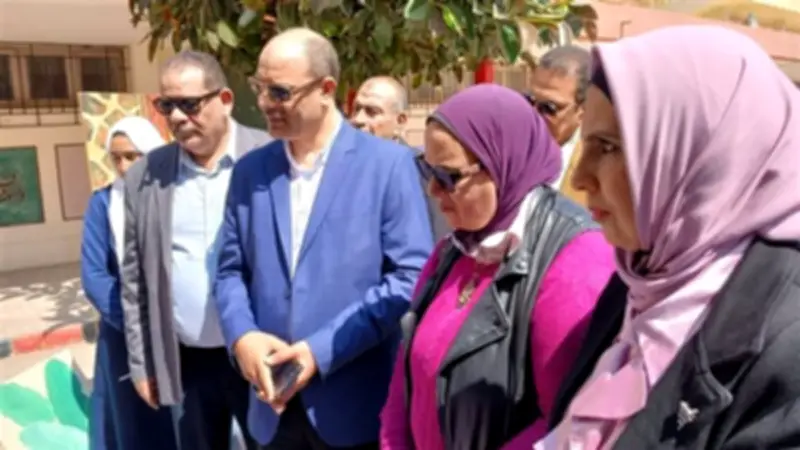 تعليم الإسكندرية يتابع معرض وورش العمل بإدارة شرق التعليمية